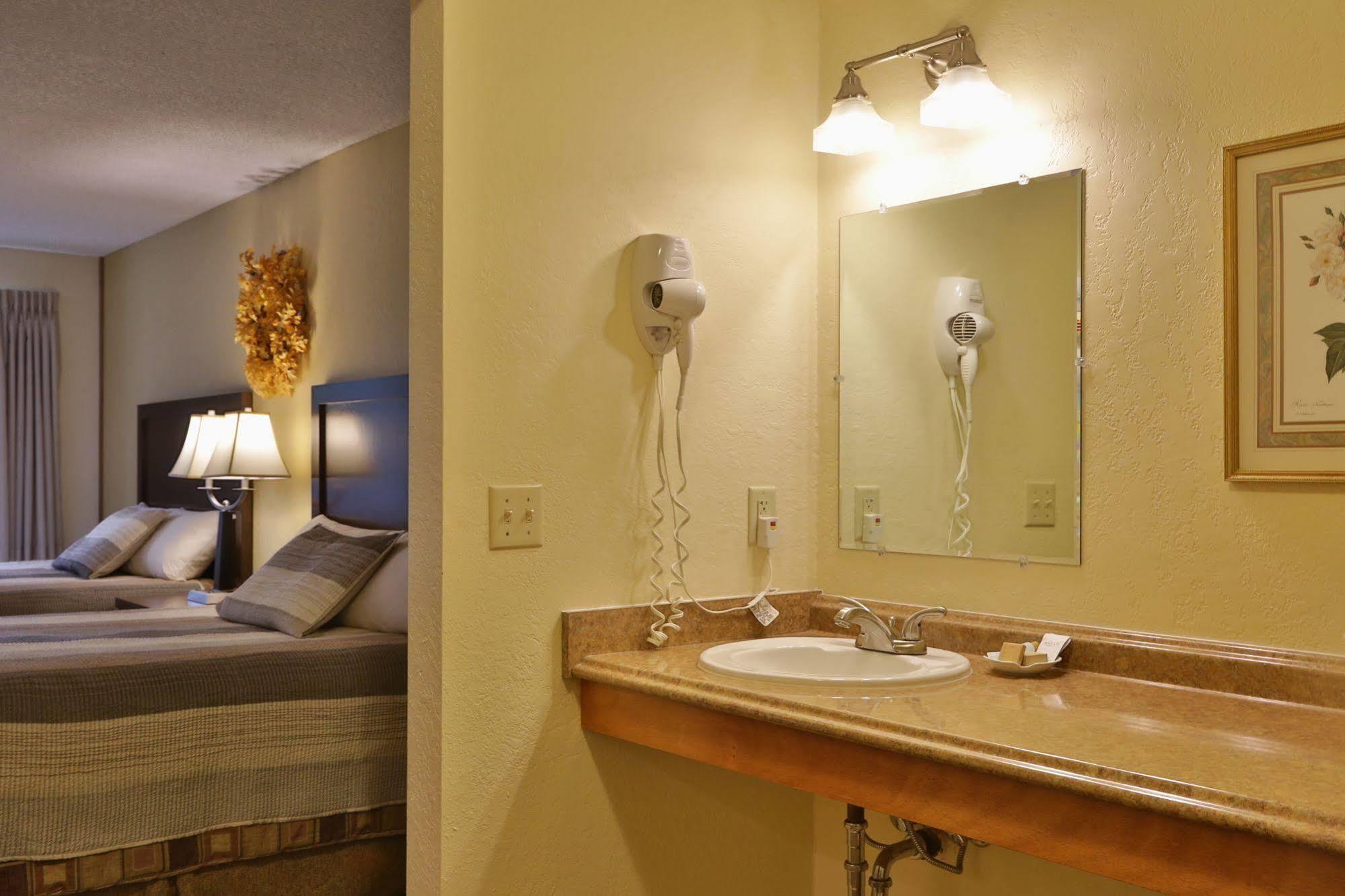 Harbor Inn Freeland Ngoại thất bức ảnh