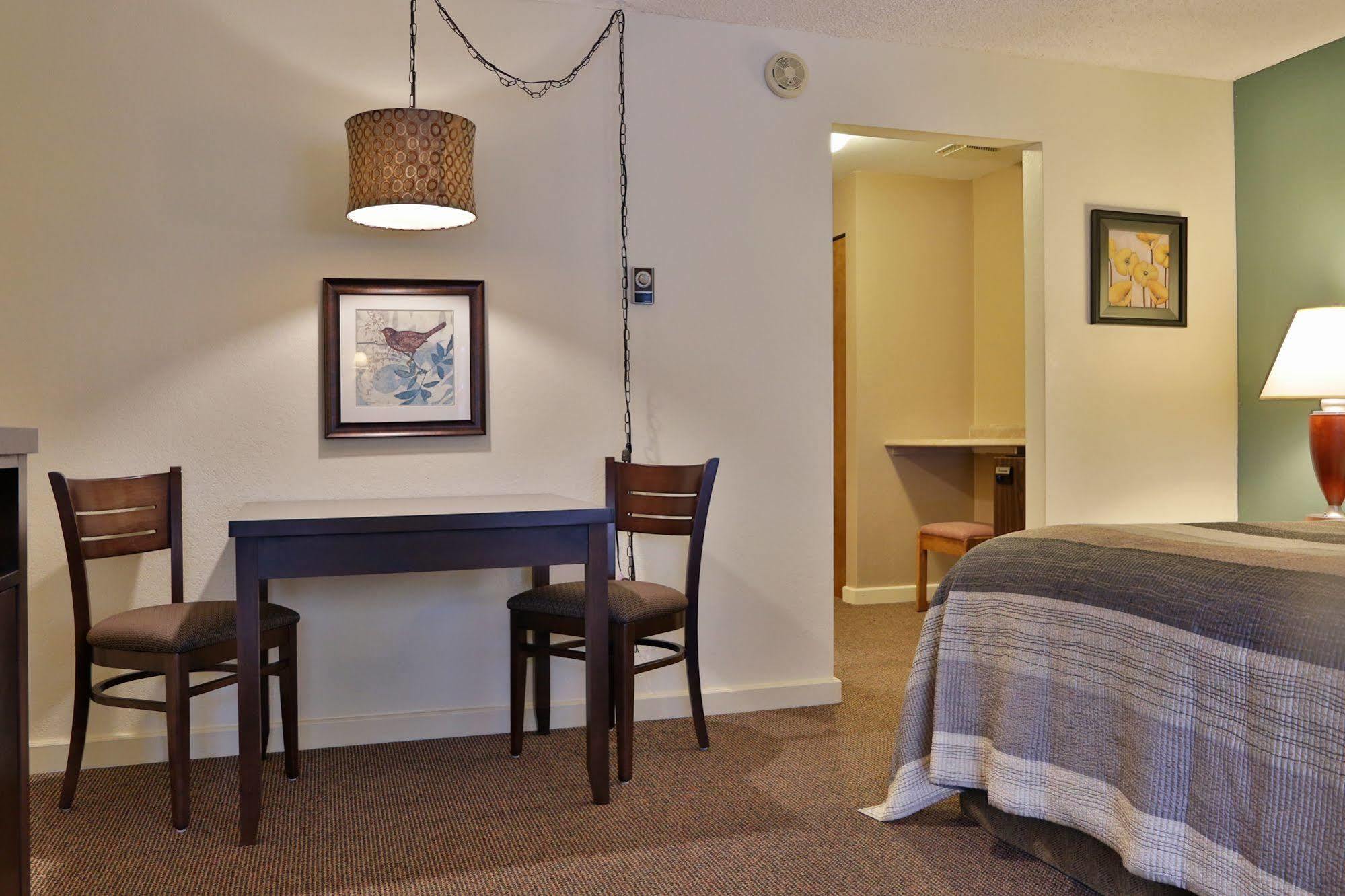 Harbor Inn Freeland Ngoại thất bức ảnh