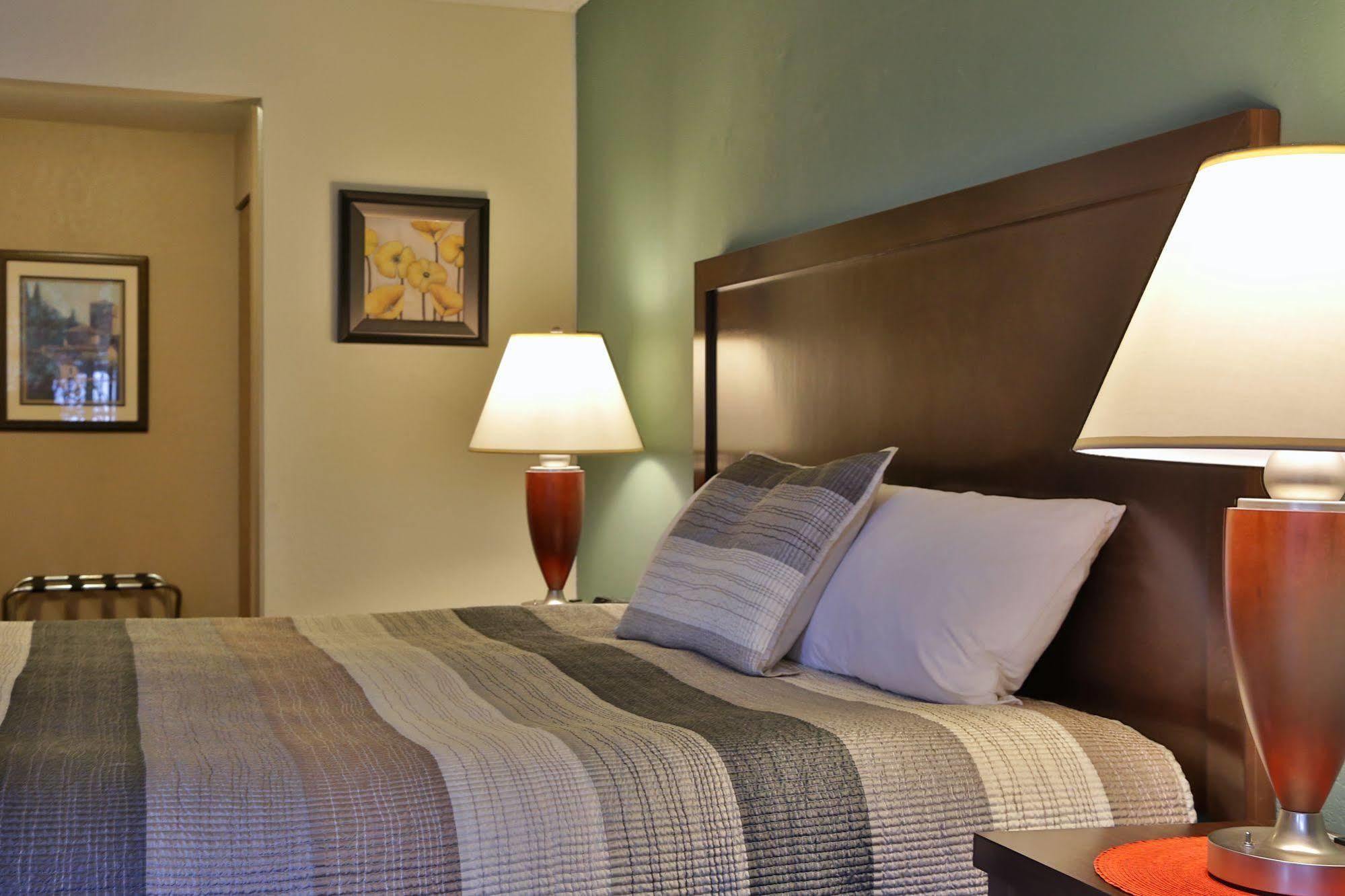 Harbor Inn Freeland Ngoại thất bức ảnh